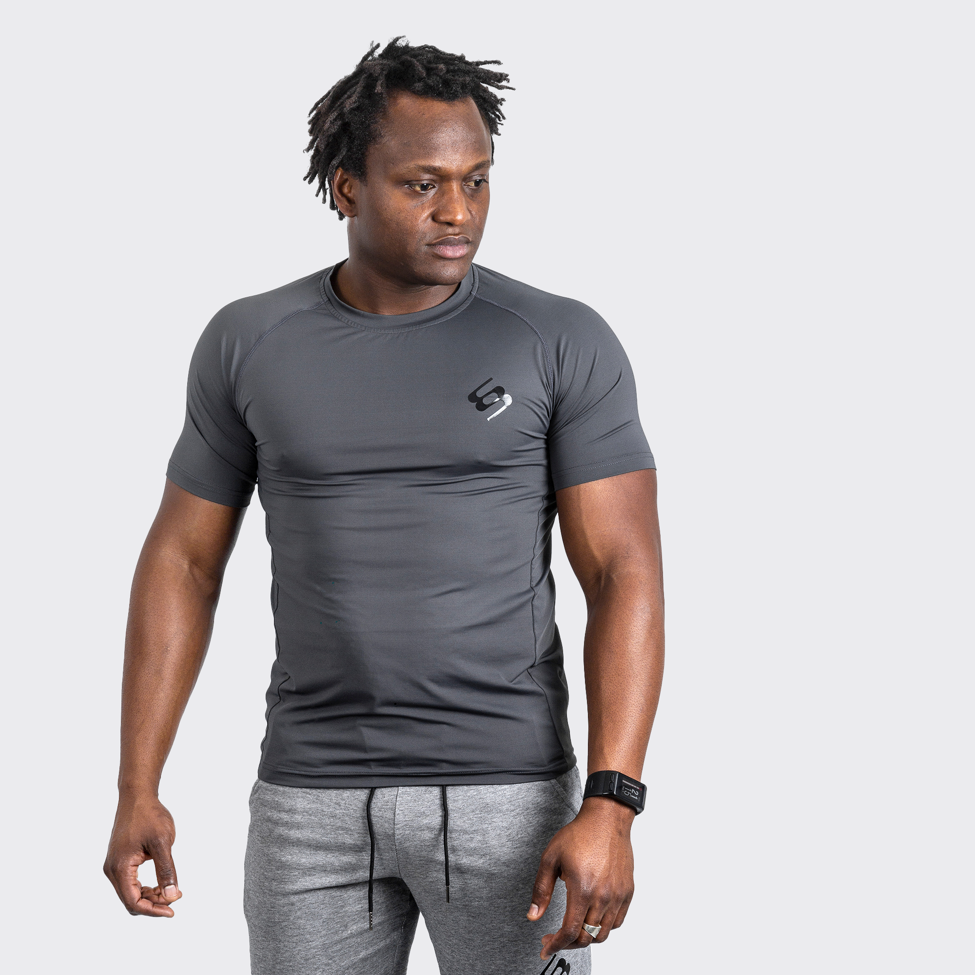 Athletic fit black t shirt online